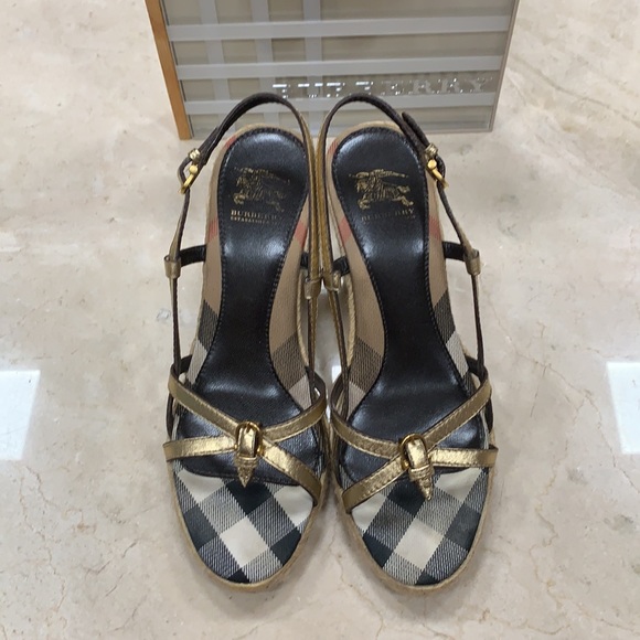 BURBERRY SIGNATURE WEDGE IN GOLD METALLIC LEATHER WITH JUTE WRAPPED HEEL SZ 8 - Picture 6 of 12